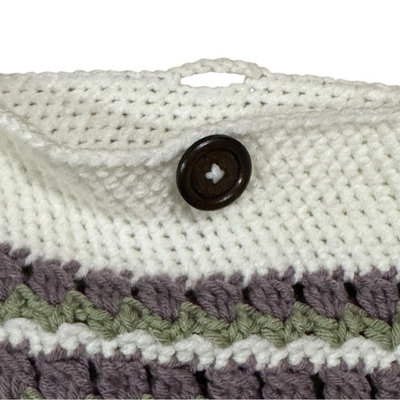 Handcrafted Crochet Bag w/ Button Closure - Picture 3 of 3